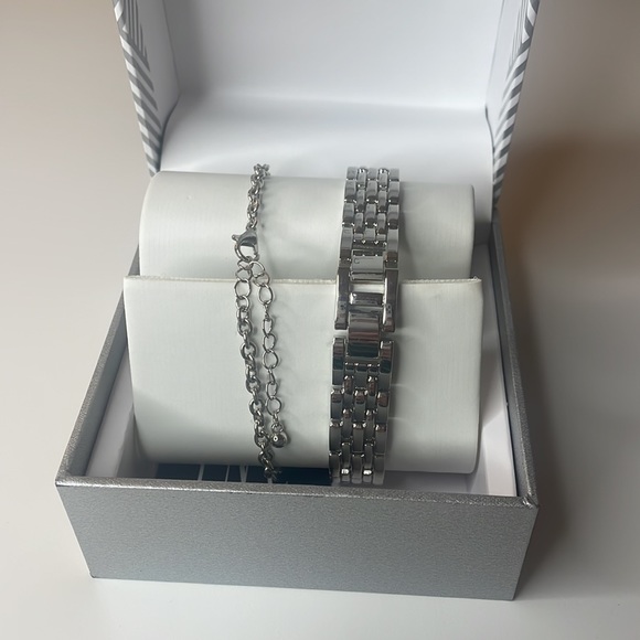 International Concepts Watch and Bracelet Set - Silver Tone with Crystals - Picture 4 of 7